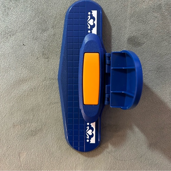 FISKARS border punch - HEARTS - Picture 3 of 4